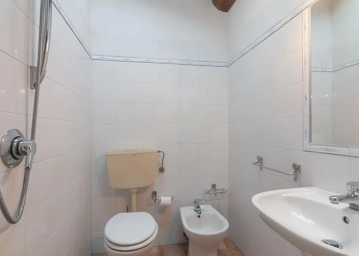 Le Ginestruzze Farm stay *