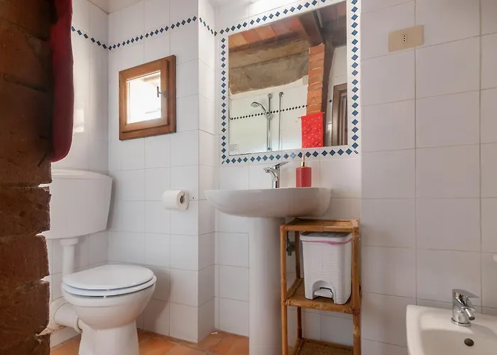 Le Ginestruzze Farm stay *